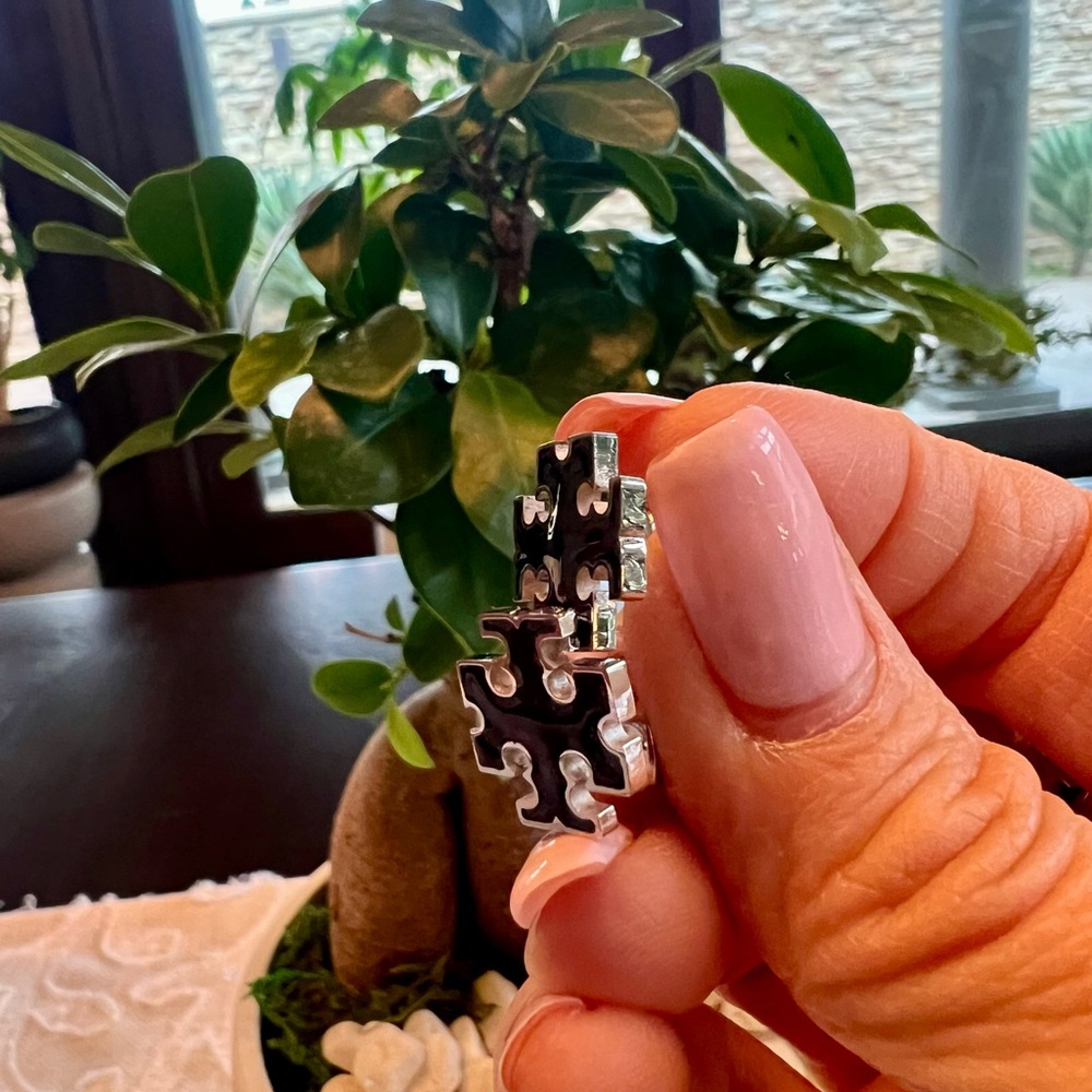 Tory Burch logo Black Cross Earrings - Picture 3 of 4